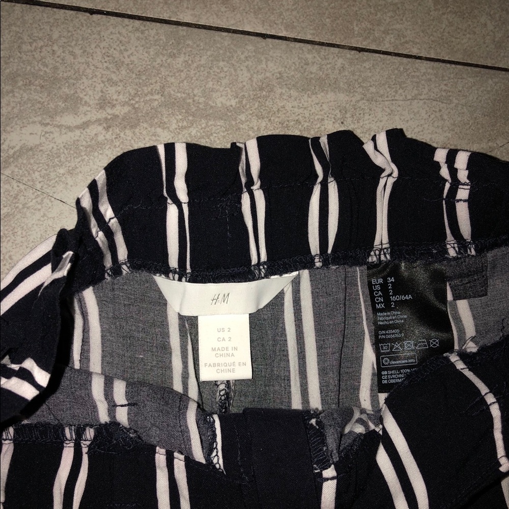 Shorts - Picture 3 of 3